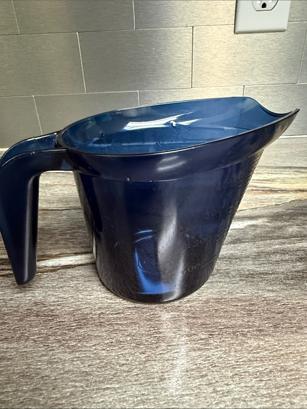 Tupperware Measuring Cup - Picture 3 of 7